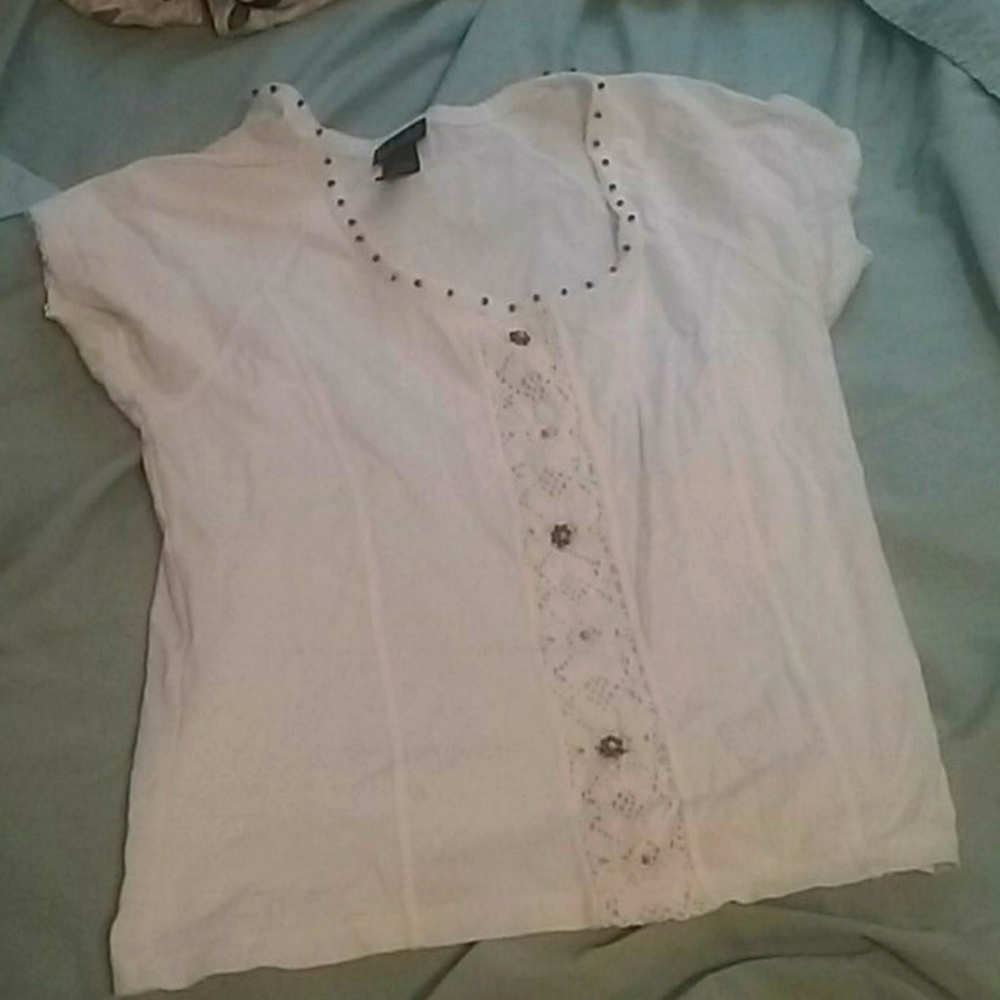 White t-shirt with lace and beads